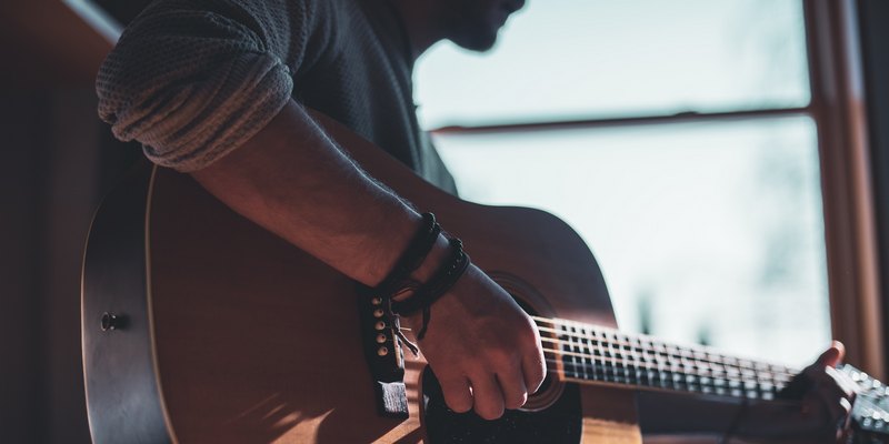 5 Langkah Mudah Belajar Gitar Dari Nol